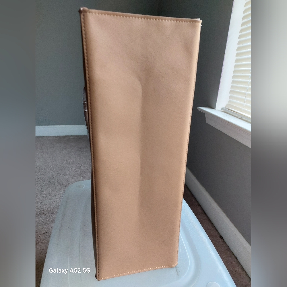 Large Tote - Picture 10 of 10